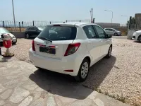 Usata Toyota Yaris Lounge 69 CV (50 kW) 2013 Bianco Utilitaria