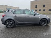 Usata Opel Astra Cosmo 110 CV (80 kW) 2011 Marrone Berlina