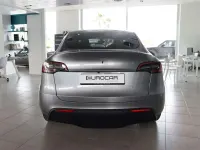 Usata Tesla Model Y 378 kW (514 CV) 2023 Grigio / gray SUV