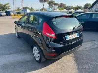 Usata Ford Fiesta 97 CV (71 kW) 2010 Nero Berlina