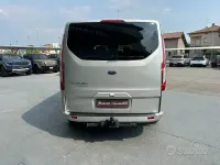 Usata Ford Tourneo Titanium 150 CV (110 kW) 2023 Grigio Monovolume