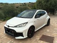 Usata Toyota Yaris 280 CV (205 kW) 2024 Bianco Utilitaria