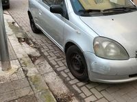 Begagnad Toyota Yaris 68 HK (50 kW) 2000 Grå Sedan