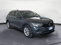 Usata VW Tiguan Life 150 CV (110 kW) 2023 Grigio SUV