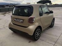 Usata Smart ForTwo Coupé 55 kW (75 CV) 2023 Oro Utilitaria