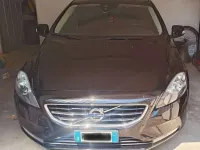 Usata Volvo V40 Momentum 114 CV (83 kW) 2014 Nero Berlina