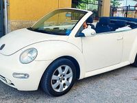Usata VW New Beetle 102 CV (75 kW) 2004 Bianco Utilitaria