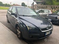Usata Ford Focus 90 CV (66 kW) 2007 Grigio scuro Berlina