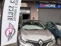 Usata Renault Captur Intens 90 CV (66 kW) 2017 Grigio SUV