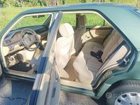 Usata Mercedes E200 122 CV (89 kW) 1990 Verde Berlina