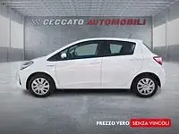 Usata Toyota Yaris Hybrid Cool 101 CV (74 kW) 2019 Bianco Utilitaria