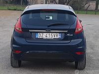 Usata Ford Fiesta Titanium 96 CV (70 kW) 2010 Blu Utilitaria