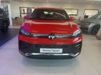 Nuova VW Tiguan R-line 150 CV (110 kW) 2025 Persimmon red metallizzato SUV