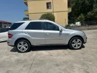 Usata Mercedes ML350 224 CV (164 kW) 2010 Grigio SUV
