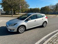 Käytetty Ford Focus 120 HP (88 kW) 2016 Harmaa Sedan