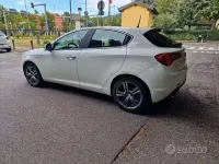 Usata Alfa Romeo Giulietta Distinctive 120 CV (88 kW) 2013 Bianco Utilitaria
