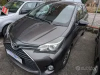 Begagnad Toyota Yaris Active 69 HK (50 kW) 2017 Grå Sedan