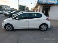 Usata Peugeot 208 Active 75 CV (55 kW) 2018 Bianco Utilitaria