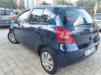 Usata Toyota Yaris Sol 90 CV (66 kW) 2006 Blu/azzurro Utilitaria