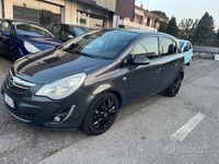 Usata Opel Corsa Edition 86 CV (63 kW) 2014 Grigio Berlina
