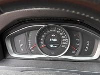 Usata Volvo V60 190 CV (139 kW) 2016 Nero Station wagon