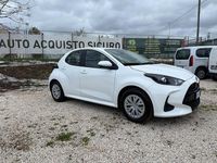 Usata Toyota Yaris Hybrid Active 92 CV (67 kW) 2024 Bianco Berlina