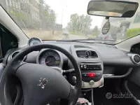 Käytetty Peugeot 107 68 HP (50 kW) 2006 Harmaa Viistoperä