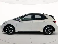Nuova VW ID.3 Pure 125 kW (170 CV) 2026 Glacier white metallizzato nero Utilitaria