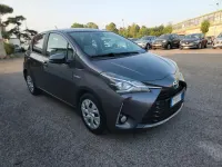 Usata Toyota Yaris Active 73 CV (53 kW) 2018 Grigio Utilitaria