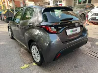 Usata Toyota Yaris Hybrid Business Edition 92 CV (67 kW) 2021 Grigio Berlina
