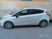 Usata Ford Fiesta 68 CV (50 kW) 2010 Bianco Berlina