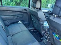 Usata Opel Zafira 125 CV (91 kW) 2010 Nero Monovolume