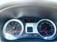 Usata Renault Clio III Dynamique 75 CV (55 kW) 2010 Argento Berlina