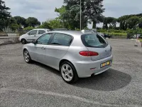 Usata Alfa Romeo 147 120 CV (88 kW) 2007 Argento Utilitaria