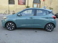 Usata Hyundai i10 65 CV (47 kW) 2023 Verde Utilitaria