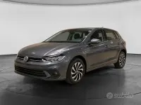 Usata VW Polo Life 95 CV (69 kW) 2023 Grigio Utilitaria
