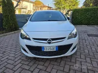 Usata Opel Astra Cosmo 140 CV (102 kW) 2013 Bianco Berlina