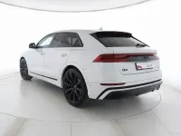 Usata Audi Q8 Sport 340 CV (250 kW) 2022 Bianco ghiaccio metallizzato SUV