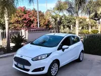 Usata Ford Fiesta 97 CV (71 kW) 2013 Bianco Berlina