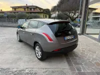 Usata Lancia Delta 120 CV (88 kW) 2010 Grigio Utilitaria