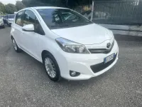 Usata Toyota Yaris Lounge 69 CV (50 kW) 2013 Bianco Utilitaria
