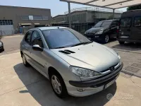Usata Peugeot 206 88 CV (64 kW) 2004 Bluazzurro Berlina