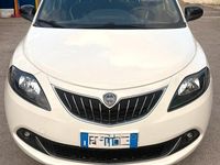 Usata Lancia Ypsilon 69 CV (50 kW) 2017 Bianco Utilitaria