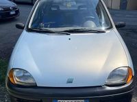 Käytetty Fiat 600 39 HP (28 kW) 2000 Sininen Sedan