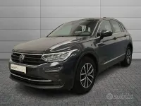 Usata VW Tiguan Life 131 CV (96 kW) 2023 Grigio SUV