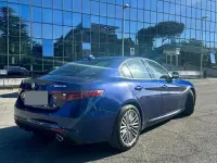 Usata Alfa Romeo Giulia 150 CV (110 kW) 2017 Bluazzurro Berlina