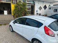 Usata Ford Fiesta 75 CV (55 kW) 2014 Bianco Utilitaria