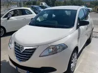 Usata Lancia Ypsilon 69 CV (50 kW) 2014 Bianco Utilitaria