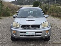 Begagnad Toyota RAV4 116 HK (85 kW) 2002 Grå SUV
