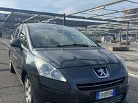 Usado Peugeot 5008 Business-Line 150 HP (110 kW) 2011 Cinzento Monovolume